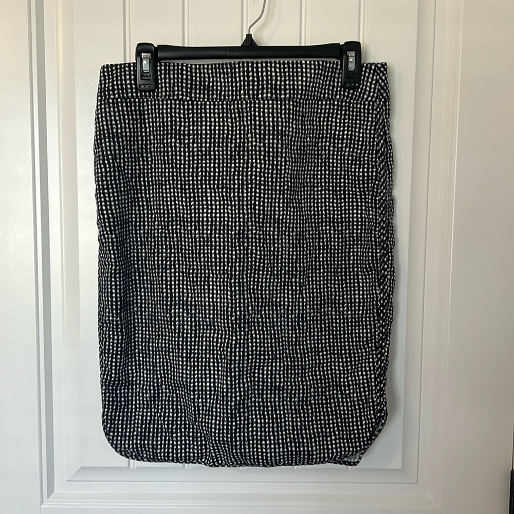 LOFT Black White Blue Patterned Skirt Women’s Size 8 Work Career A-Line